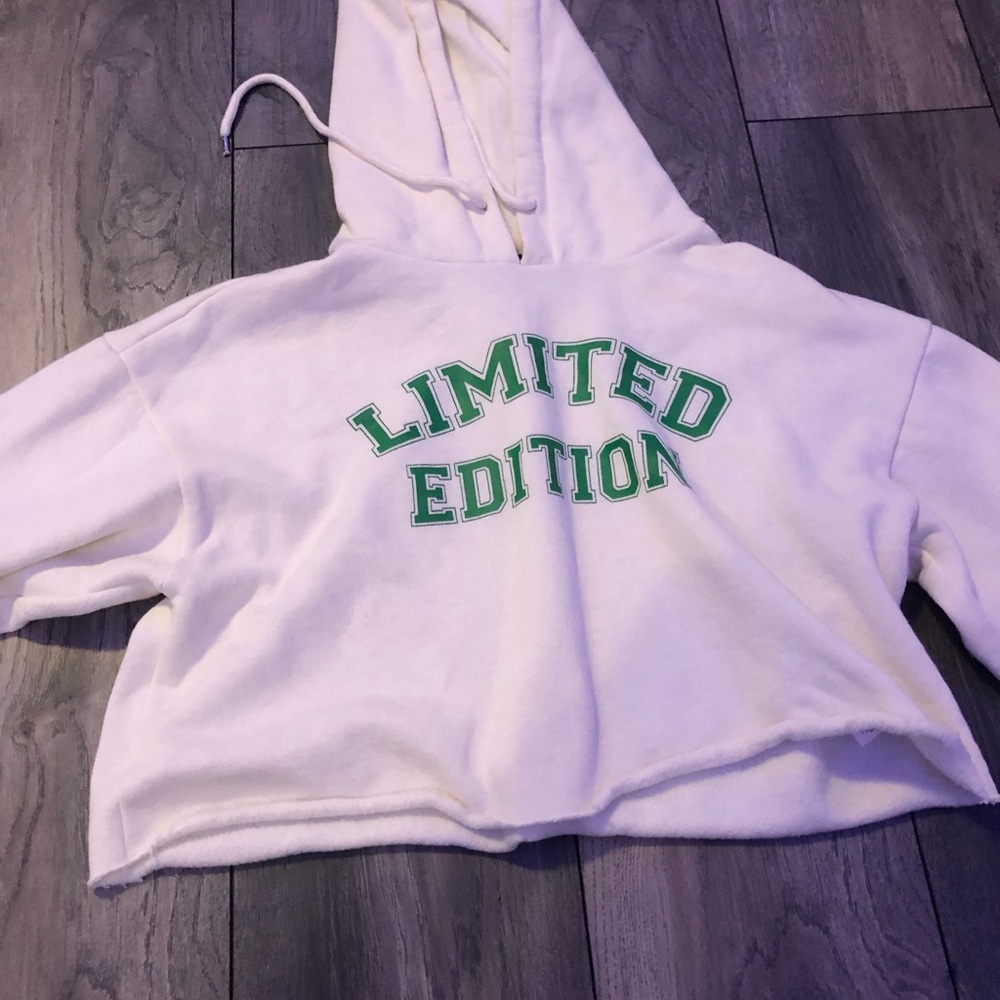 Forever 21 sweater/hoodie